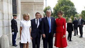 Trumpovi ve Francii: Americký prezident s první dámou Melanií a Emmanuelem a Brigitte Macronovými