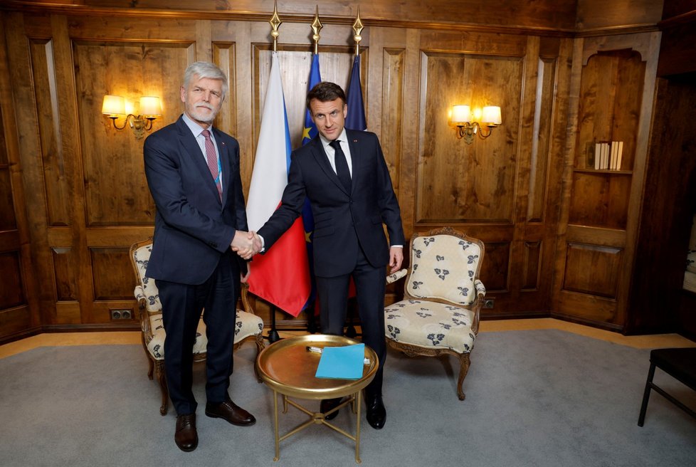 Zvolený český prezident Petr Pavel a francouzský prezident Emmanuel Macron v Mnichově