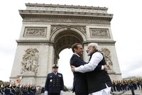 Premiér Indie ve Francii: S Macronem řešil energetiku i klimatickou dohodu