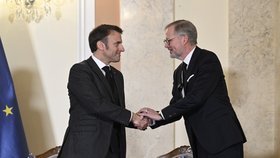 Petr Fiala (ODS) a Emmanuel Macron na Úřadu vlády (5.3.2024)