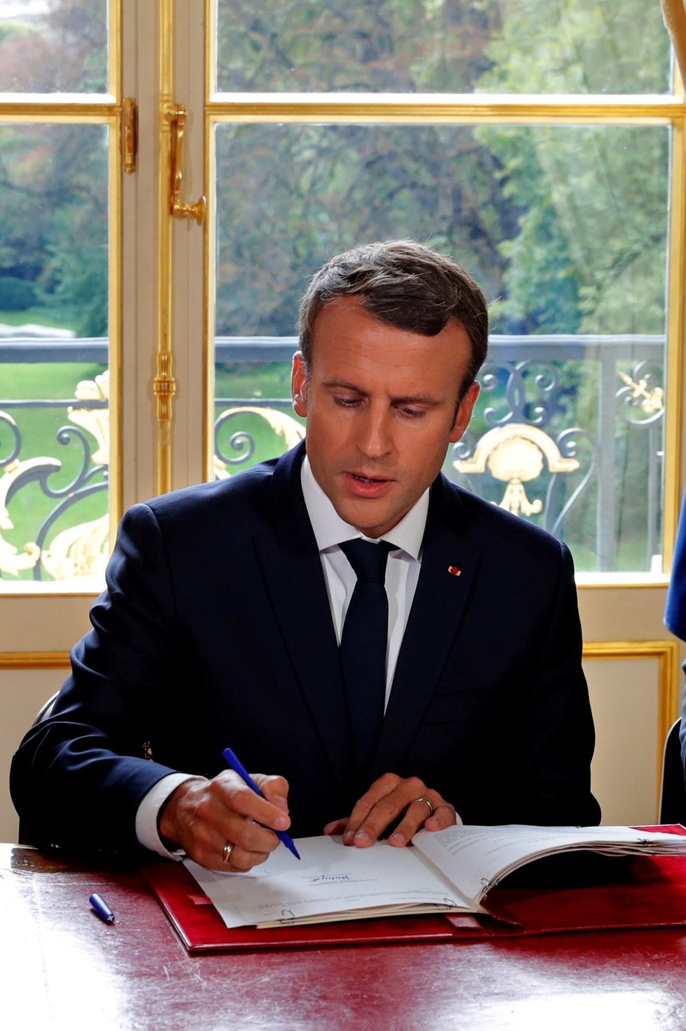 Macron podepsal kontroverzní reformu pracovního práva