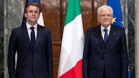 Emmanuel Macron a Sergio Mattarella.