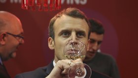 Francouzský prezident Macron je velký milovník a znalec vína.