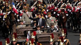 Francouzský prezident Emmanuel Macron na vojenské přehlídce (14.7.2022)