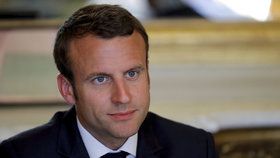 Macron začal jednat, jeho popularita padá. Ztratil už přízeň 10 % obyvatel