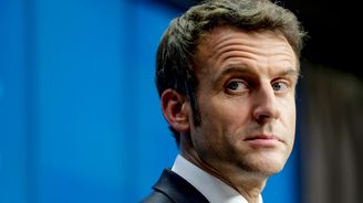 Macron: Označení ruských činů na Ukrajině za genocidu je slovní eskalací