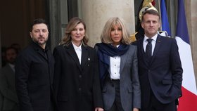 Emmanuel a Brigitte Macronovi uvítali Zelenské v Elysejském paláci (1. 12. 2025).