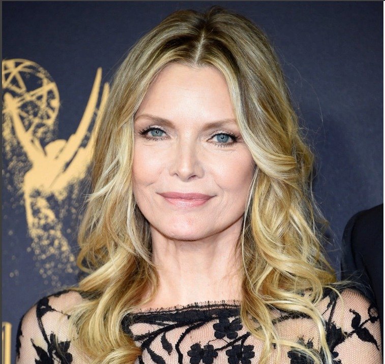 Michelle Pfeiffer je padesát devět