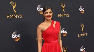 Ceny Emmy: Podívejte se na nejkrásnější šaty všech dob