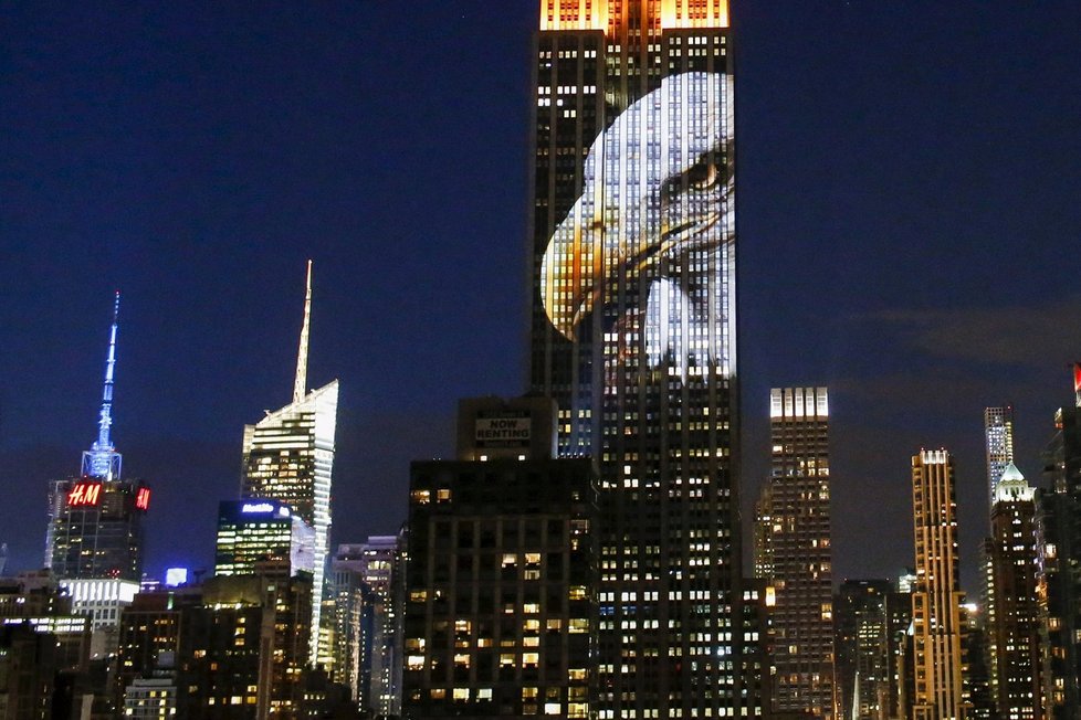 Empire State Building na sebe vzal podobu lva Cecila, tygra i vlka...