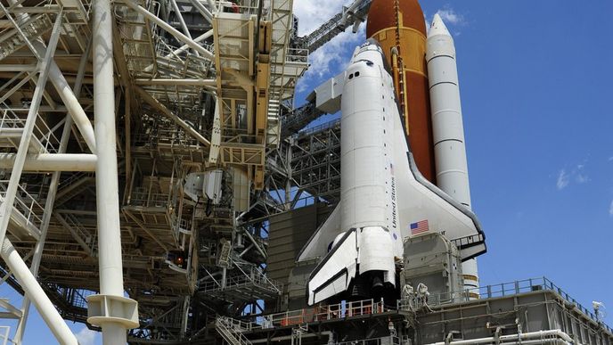 Raketoplán Endeavour připraven ke startu