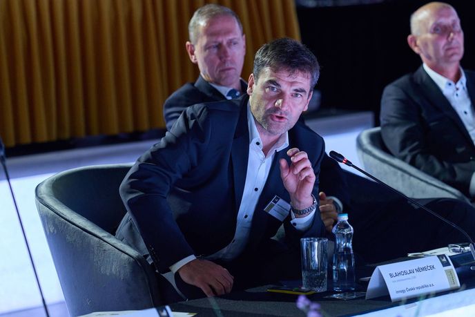 Zleva Blahoslav Němeček, člen představenstva a provozní ředitel innogy Česká republika, Tomáš Varcop, předseda představenstva a generální ředitel innogy Česká republika, a Ludvík Baleka, předseda představenstva Pražské plynárenské Zleva Blahoslav Němeček, člen představenstva a provozní ředitel innogy Česká republika, Tomáš Varcop, předseda představenstva a generální ředitel innogy Česká republika, a Ludvík Baleka, předseda představenstva Pražské plynárenské