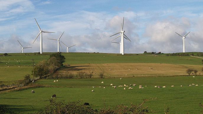 Velká Británie už vyrábí dvakrát tolik energie z větru než z uhlí