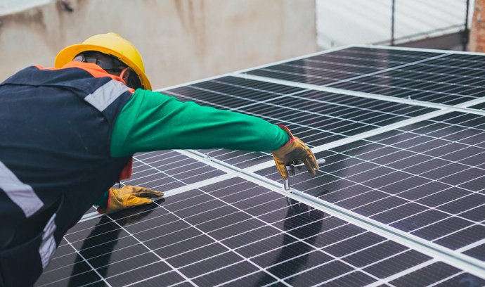 Bez licence na výrobu elektřiny bude možné provozovat fotovoltaickou elektrárnu do výkonu až 40 kilowattů