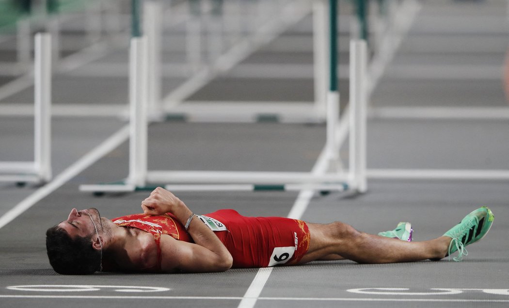 Španělský atlet Enrique Llopis měl nepříjemný pád na mistrovství Evropy.