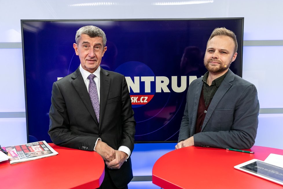 Premiér Andrej Babiš (ANO) byl hostem pořadu Epicentrum dne 5.12.2019. Vpravo moderátor Jakub Veinlich.