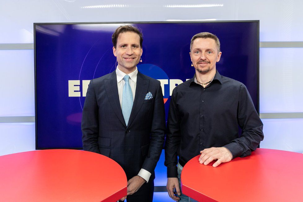 Ekonom Lukáš Kovanda byl hostem pořadu epicentrum 2.4.2019. Vpravo moderátor Bohuslav Štěpánek.