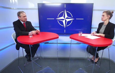 Vysílali jsme: Generál o 20 letech Česka v NATO. Máme co slavit?
