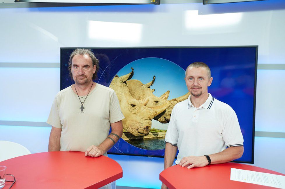 Ředitel Safari Parku Dvůr Králové nad Labem Přemysl Rabas byl hostem Epicentra 26. 8. 2019. Vpravo moderátor Bohuslav Štěpánek.