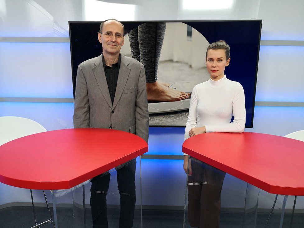 Obezitolog Martin Matoulek byl hostem pořadu Epicentrum vysílaného 13. 1. 2020. Vpravo moderátorka Markéta Volfová.