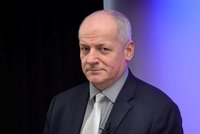 Exministr Prymula: Zlomil si nohu a je po operaci! Uklouzl na chodníku