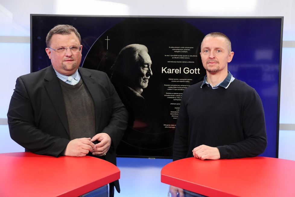 Expert na protokol a etiketu Jindřich Forejt byl hostem pořadu Epicentrum dne 10. 10. 2019. Vpravo moderátor Bohuslav Štěpánek.