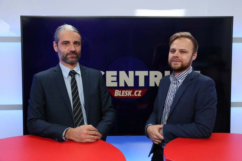 Petr Vokáč z ministerstva vnitra byl hostem pořadu Epicentrum 30.10.2019. Vpravo moderátor Jakub Veinlich.