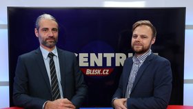 Petr Vokáč z ministerstva vnitra ČR byl hostem pořadu Epicentrum dne 30. 10. 2019. Vpravo moderátor Jakub Veinlich.