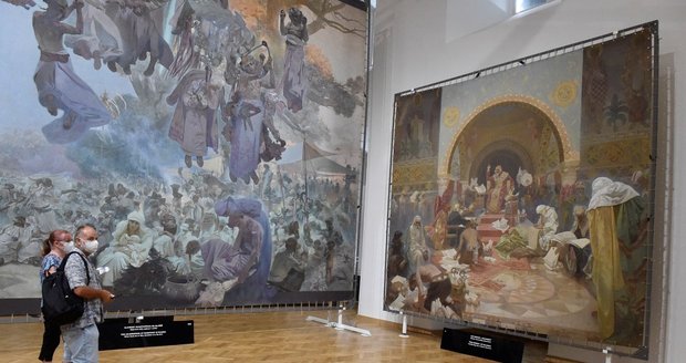 Výstava Slovanské epopeje Alfonse Muchy je opět na zámku v Moravském Krumlově.