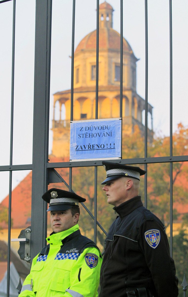 Policisté zablokovali vstup do zámku v Moravském Krumlově
