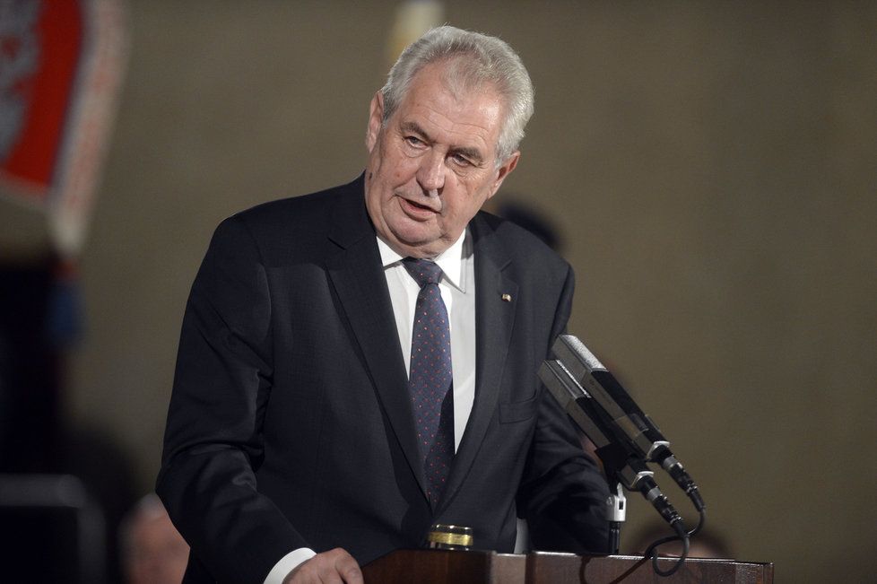 Státní vyznamenání 2013: Miloš Zeman tehdy vyznamenal i filosofa Erazima Koháka.