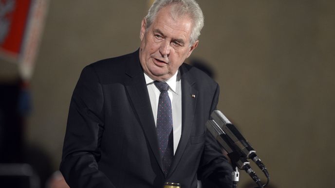 Státní vyznamenání 2013: Miloš Zeman tehdy vyznamenal i filosofa Erazima Koháka