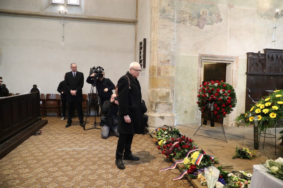 Někdejší český premiér Vladimír Špidla (ČSSD) na posledním rozloučení s filozofem Erazimem Kohákem (16. 2. 2020)