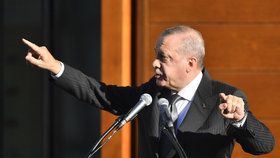 Turecký prezident Erdogan se v Kolíně nad Rýnem zúčastnil společně se svou manželkou otevření nové obří mešity