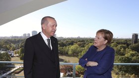 Angela Merkelová pozvala Erdogana v Berlíně na snídani