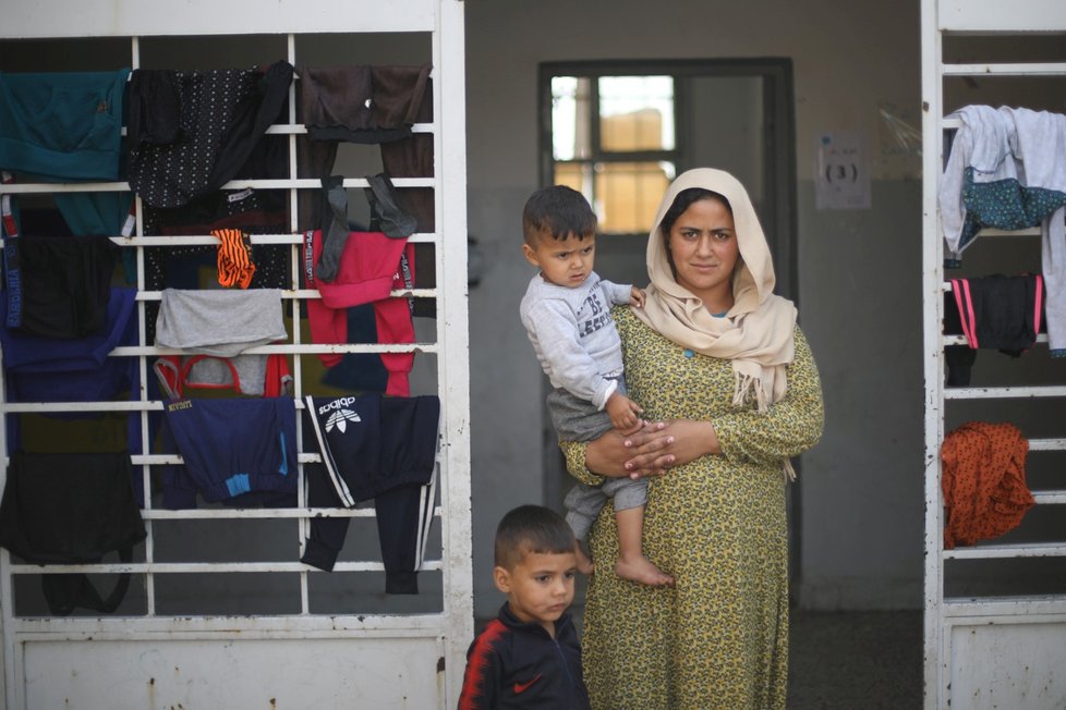 Erdogan po jednání s Putinem dal Kurdům dalších 150 hodin na to, aby se stáhli z 30 kilometrů široké zóny u hranic s Tureckem. (22. 10. 2019)