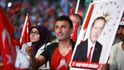 Lidé, podporující tureckého prezidenta Erdogana