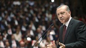 Turecký prezident Erdogan během projevu v Ankaře (10. 5. 2016)