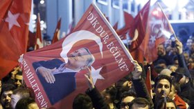 Podporovatelé tureckého prezidenta Erdogana