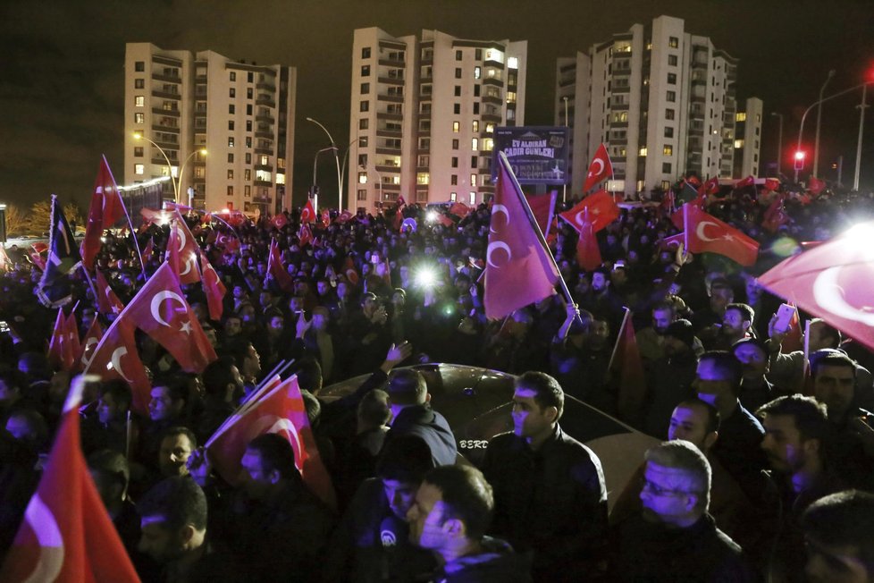 Podporovatelé tureckého prezidenta Erdogana