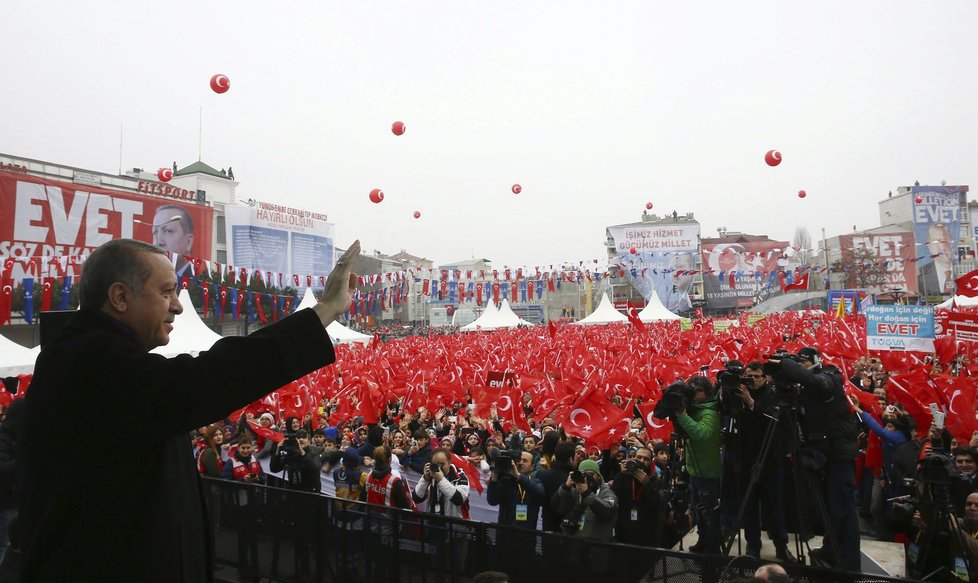 Turecký prezident Erdogan svými prohlášeními zneklidnil Evropu.