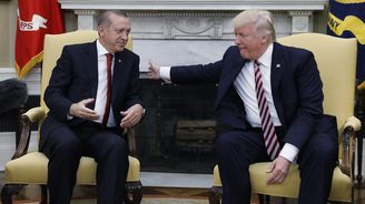 Ruské rakety kontra americké stíhačky. USA a Turecko čím dál více zostřují vztahy