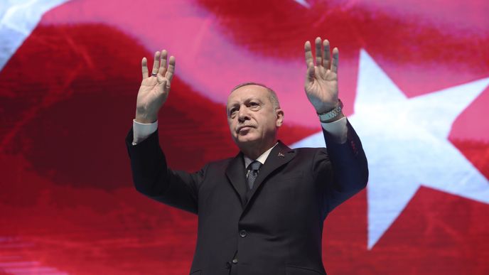 Turecký prezident Erdogan vyměnil o víkendu guvernéra centrální banky, a odstartoval tak finanční chaos v zemi
