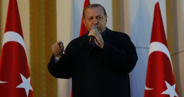 Komentář: Sultán Erdogan nastupuje, politicko korektní sen končí