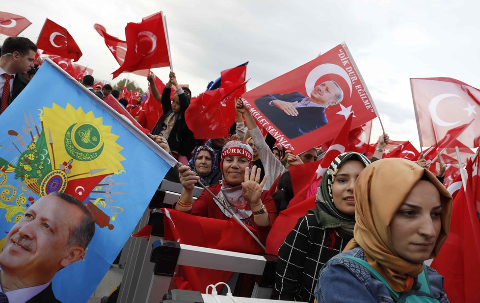 Erdogan: Není důležité, zda s námi EU zmrazí vstupní jednání.