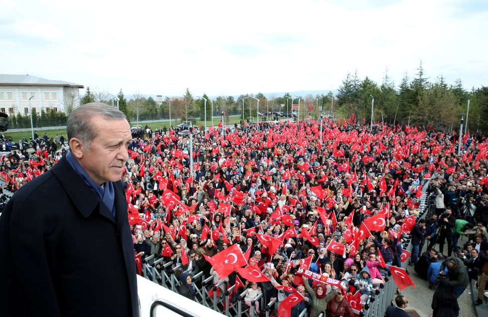 Erdogan: Není důležité, zda s námi EU zmrazí vstupní jednání.