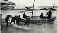 Shackleton vyrazil z Elephant Island v zoufalé snaze dosáhnout civilizace a získat pomoc pro zbývající posádku.