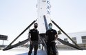 Astronauti Matthias Maurer a Thomas Pesquet u rakety Falcon 9 od SpaceX