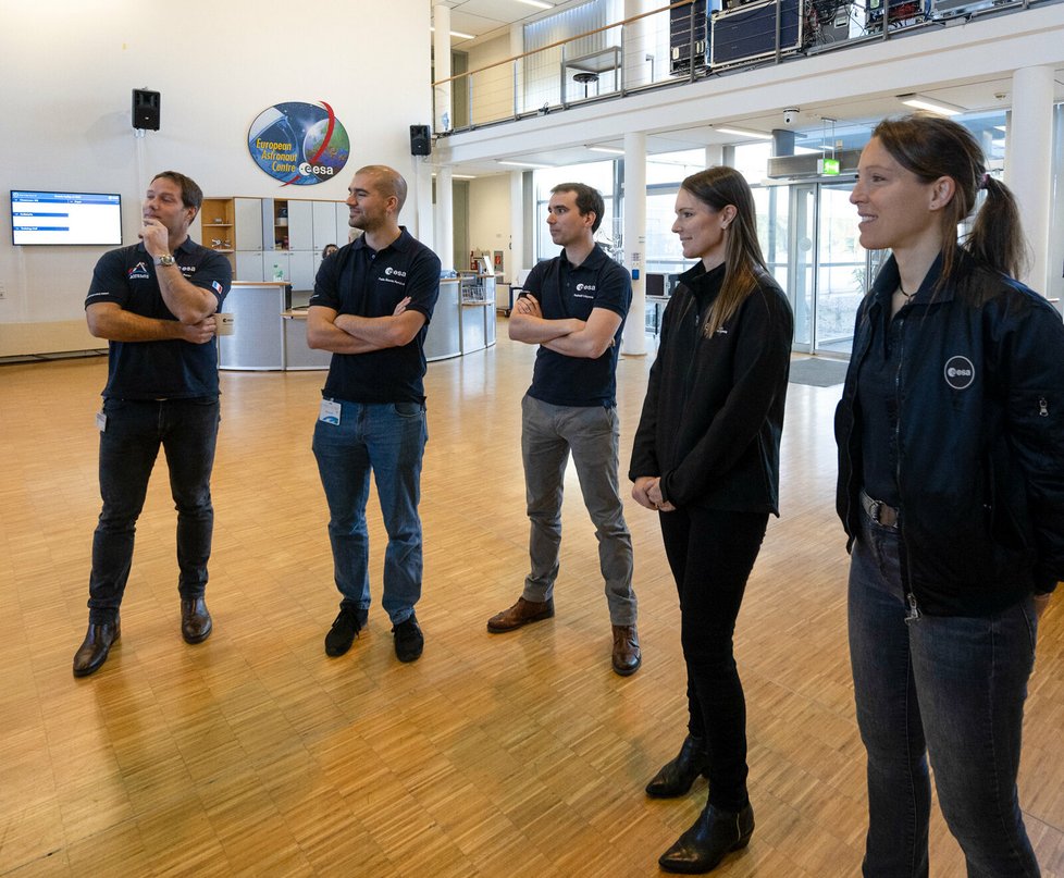 Noví astronauti-kandidáti ESA zahájili výcvik v Kolíně nad Rýnem (3. 4. 2023).