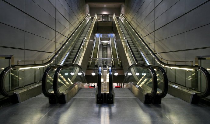 Eskalátory ve stanici metra